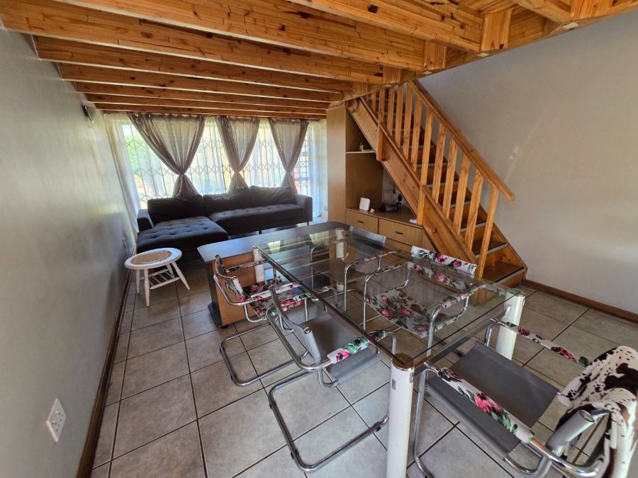 2 Bedroom Property for Sale in Langenhovenpark Free State